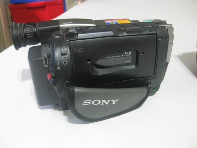 SONY CCD-TRV85 Handycam Camcorder 8mm Video8 HI8 RARE XRAY + CCD-TRV37