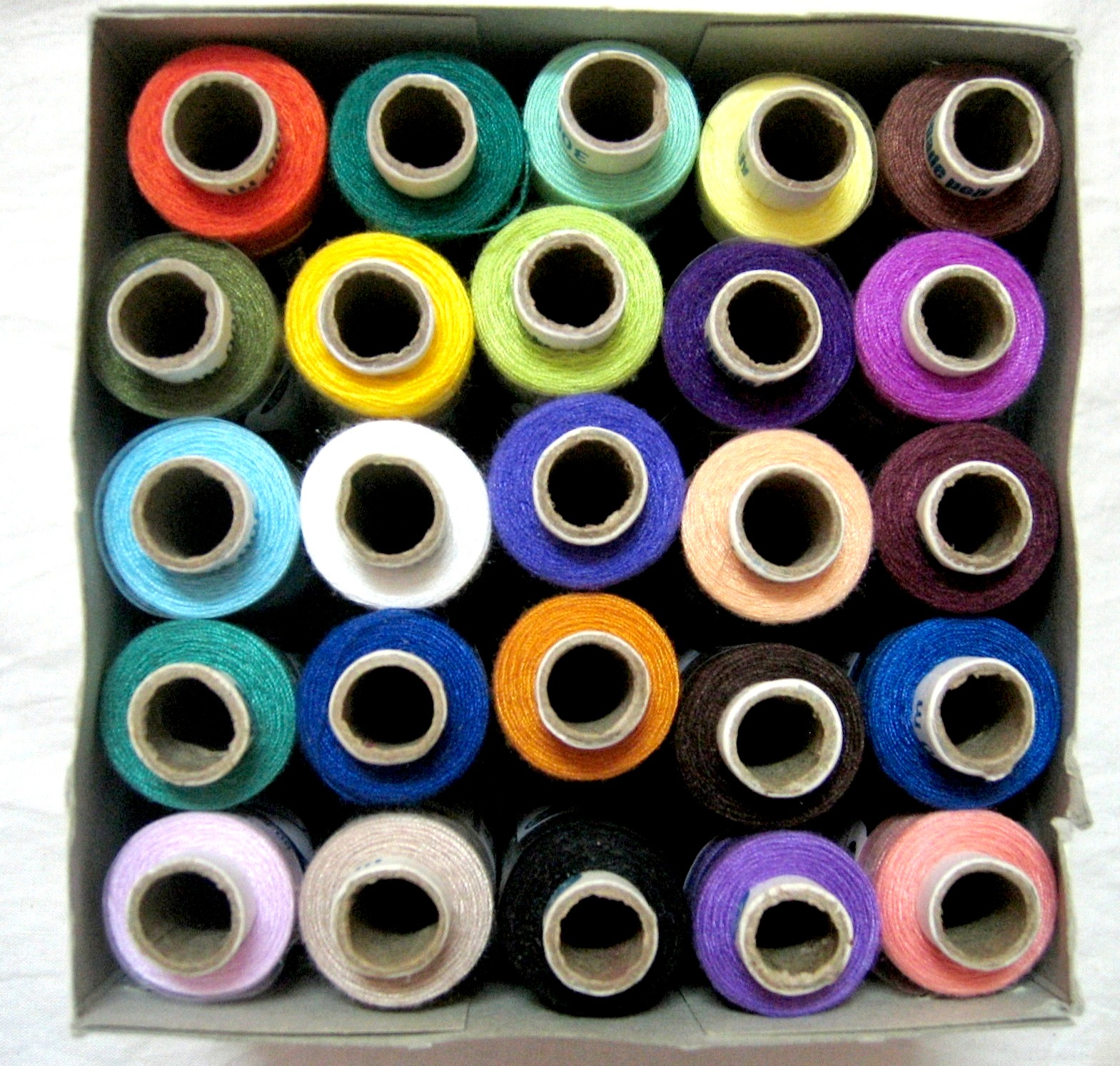 25 Spools POLYESTER ALL PURPOSE SEWING THREAD 327 yd S2 eBay